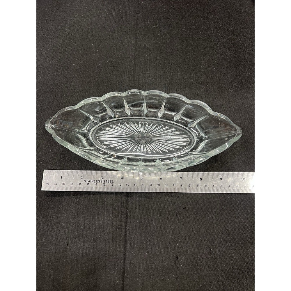 Large, Clear Glass Oval RELISH BOAT/TRAY/SERVEWARE ~ 9in Long Unmarked EUC